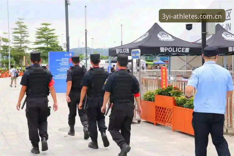 世界杯安保配合操作教程：从英国警员赴美看赛事现场管理